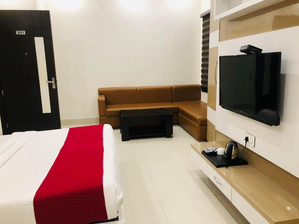 Hotel Blessing Bells, Fazilka Экстерьер фото